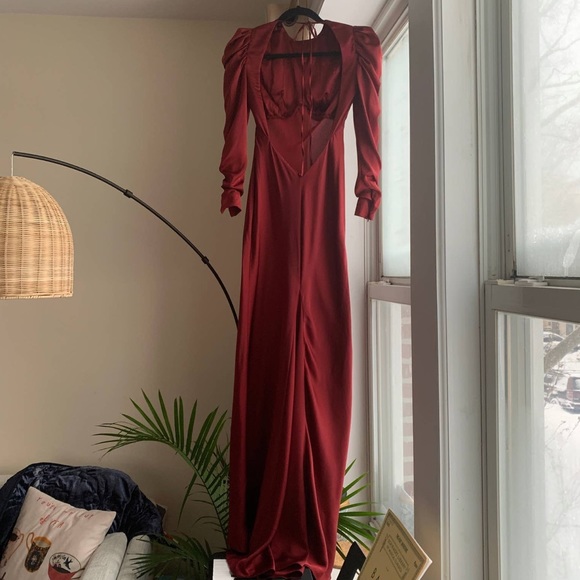 HOUSE OF CB Ottillie Sexy Open Back Puff Sleeves
Silky Satin Red Maxi Gown Dress - Picture 3 of 14